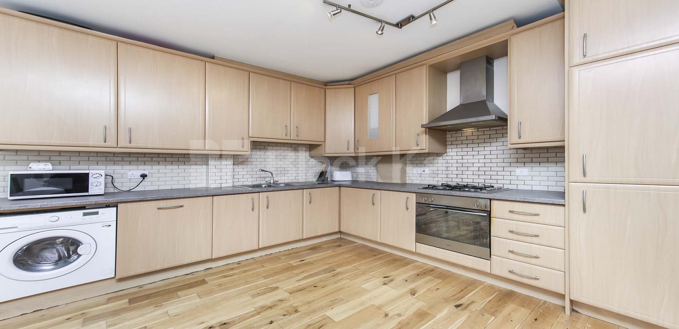 			NEW INSTRUCTION , 3 Bedroom, 1 bath, 1 reception Apartment			 Farnan Road  , Streatham